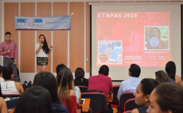 Estudiantes de la Facultad de Comunicación Social de la Universidad Francisco de Paula Santander, durante el foro que convocaron para debatir sobre la educación inclusiva Cúcuta. Cortesía