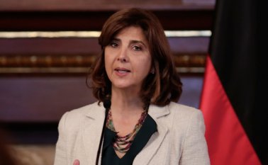 María Ángela Holguín anunció que por ahora el embajador de Colombia en Venezuela no volverá a ese país. Archivo