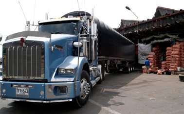 Venta de vehículos de carga se redujo un 32% entre enero y abril de este año. Colprensa