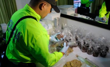 Madre e hijo hacían tortas y galletas de marihuana y luego las vendían a través de una página de internet. Colprensa