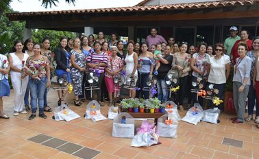 Con un desayuno, detalles y actividades culturales, decenas de madres culminaron la celebración que fue apoyada por los socios y la Corporación Tennis Golf Club. Edinsson Figueroa