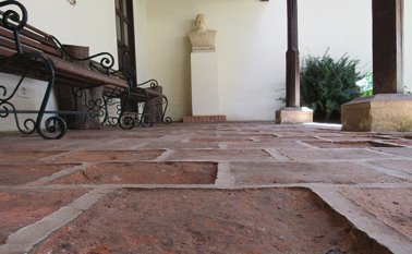 Los pisos del museo presentan hundimientos y las paredes registran grietas. Los techos están por colapsar y se requiere con urgencia ser intervenido. Roberto Ospino