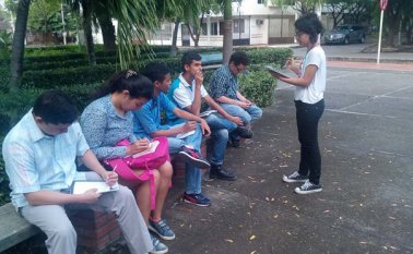 Los restaurantes, colegios y universidades han sido testigos y cómplices del trabajo cultural que desempeñan el equipo de jóvenes literarios.  Cortesía