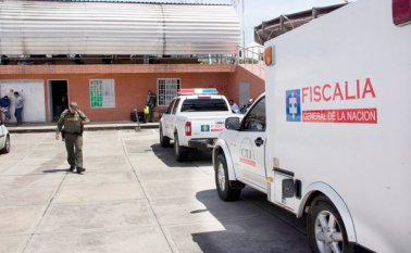 El cuerpo técnico de investigaciones de la Fiscalía (CTI) y miembros de la Policía Nacional, llegaron al lugar de los hechos para indagar sobre el robo después del concierto en la Plaza de Banderas. Luis Alfredo Estévez