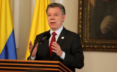 El presidente Juan Manuel Santos expidió el fin de semana un amplio paquete de decretos que desarrollan parte de lo acordado en La Habana con la guerrilla de las Farc. Archivo