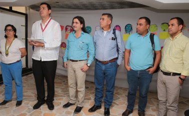 Judith maldonado, de voces de paz; Luis Fernando Niño, secretario e Víctimas; Jairo Quintero y Rafael Malagón, de las Farc; Juan Carlos Quintero, de Ascamcat, y Yadil Sanguino, alcalde de San Calixto. César Obando