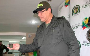 La Policía informó que el uniformado que manejaba el vehículo sufrió una lesión en la parte trasera de la cabeza producto de un golpe con arma de fuego. Colprensa