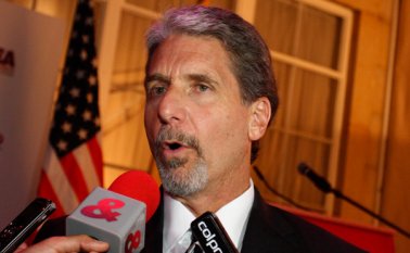 "Hay una cantidad de coca en el país sin precedente, hay que dar respuesta a eso", expresó Whitaker, embajador de Estados Unidos en Colombia. Colprensa