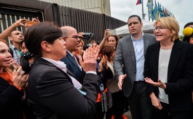 Luisa Ortega Díaz presentó un recurso de nulidad contra las decisiones del CNE, que controla el oficialismo. AFP