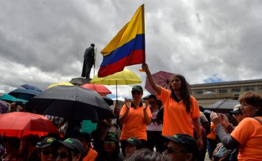 Producto de este cierre hay gran caos y congestión vehicular en el centro de la Capital del país, además se espera la situación empeore con la llegada de más maestros a la manifestación pacífica. Colprensa