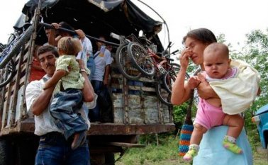 50% de los desplazados han huido a barrios marginales en 30 ciudades del país. Colprensa