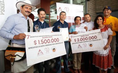En el marco de la celebración de los 90 años de Fedecafé, Juan Valdez y el profesor Yarumo estuvieron en Cúcuta para entregar los premios a los ganadores de la tasa de excelencia. Mario Franco
