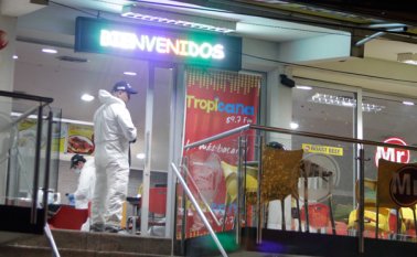 Miembros del CTI de la Fiscalía adelantaron las primeras pesquisas en la escena del crimen para direccionar las investigaciones. Cristian Herrera