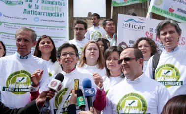 A los integrantes de la alianza vede les hace falta un millón de firmas para completar las tres que esperan entregarle a la Registraduría Nacional. Colprensa