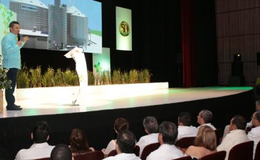Guillermo Infante Santos, gerente general de Coagronorte, lideró la celebración de los 50 años de la cooperativa, que se desarrolló en el teatro Zulima de Cúcuta. César Obando