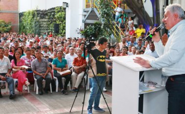 Este año el programa proyectó llevar soluciones viales a aquellos sectores de todas las comunas en peor estado. Orlando Carvajal