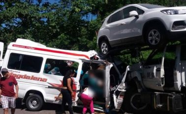 La dirección de tránsito y Transporte de Bucaramanga envió un equipo de investigadores para determinar los móviles del accidente. Colprensa