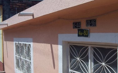 Cúcuta está regida en la actualidad por unos 25 sistemas distintos de nomenclatura, en los que hay predios identificados hasta con tres placas, como sucede en Chapinero. Mario Franco