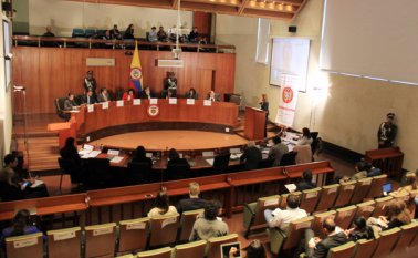 En la audiencia que se llevó a cabo en la Corte Constitucional, el turno les correspondió a las víctimas de la guerrilla de las Farc en cuya representación expuso sus inquietudes el periodista Herbin Hoyos. Cortesía