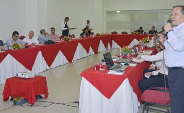 Raúl Pérez, gerente de competitividad de Acicam, entregó el balance de ventas, producción y consumo de calzado, durante la reunión de junta directiva que se cumplió en Cúcuta. Edinsson Figueroa