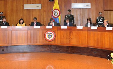 En la Corte Constitucional naufragó la demanda contra el acuerdo político que definieron el Gobierno y las Farc para blindar jurídicamente los acuerdos de paz. Colprensa