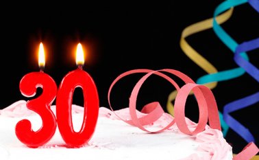 Ahora, ‘los treinta’ se perciben como la edad para empezar a tener un estilo de vida estable en diversos ámbitos. Internet | Referencial