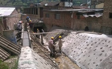 Las quebradas la viuda y El Arpero se están canalizando en Chitagá para evitar emergencias como las registradas en el segundo semestre de 2015. Cortesía