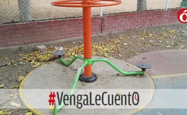 Dos aparatos del parque de San Rafael están dañados. La Opinión