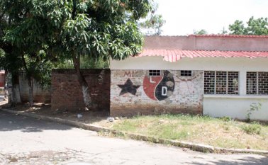 La solitaria estructura se ha convertido en el lugar más temido por los residentes del sector del barrio Magdalena. Mario Caicedo