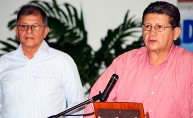 Rodrigo Granda y Pablo Catatumbo invitaron a los candidatos presidenciales al Congreso Constitutivo del Partido. Archivo