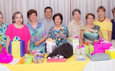 Nidia de Beltrán, Graciela de Peñaranda, Josefita Corzo, el sacerdote Carlos Eduardo Berbesí, Gloria de Neira,  Elda de Ramírez, Judy de Rojas,  Alba de Carrillo y Elva Lucía  Vanegas.  La Opinión