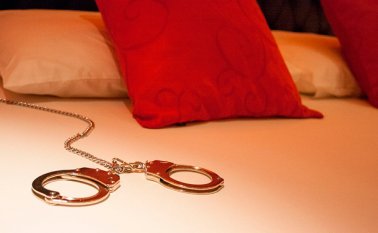 El fetichismo es la veneración exagerada por ciertos objetos durante la relación sexual o esa fijación erótica por una parte específica del cuerpo humano. Internet | Referencial