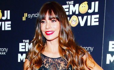 Además de estar en la portada, la revista trae una entrevista con la colombiana. Tomada de Instagram