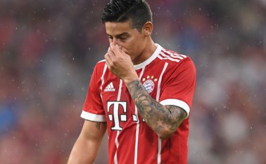 El cucuteño fue sustituido en el partido ante el Liverpool después de sentir una molestia en la parte posterior de su pierna izquierda. AP