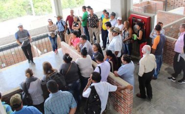 Se conoció que en el recorrido se les preguntó qué harían si tuviesen un centro comercial al lado, y manifestaron que no se preocuparían y que sería favorable Cortesía