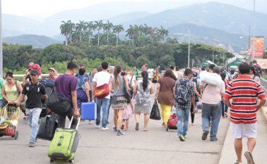 La difícil situación que se registra en  Venezuela ha conllevado un alto flujo migratorio hacia Colombia, bien sea para buscar asiento en este país o hacer tránsito hacia otros lugares. Archivo