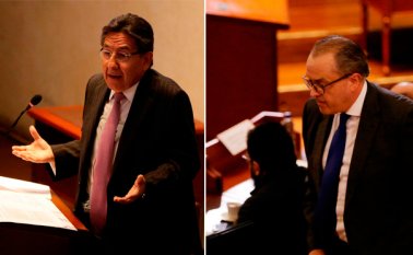 La extinción del derecho del dominio es el único mecanismo jurídico que permitiría sanear los bienes de las Farc, según el fiscal general Néstor Humberto Martínez (izquierda). Colprensa