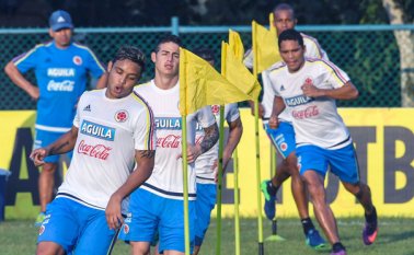 Colombia marcha en la segunda posición de la clasificación sudamericana con 24 puntos en 14 partidos jugados, a falta de cuatro fechas para terminar la eliminatoria mundialista para Rusia-2018. Archivo