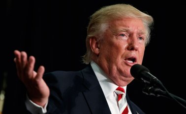 Según el presidente Trump, en Charlottesville, hubo violencia de parte y parte. AP