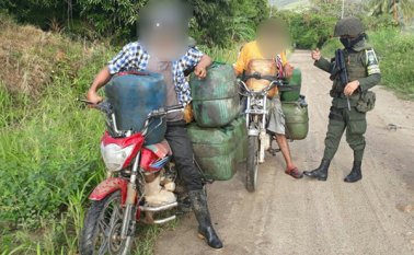 se movilizaban con cerca de 200 galones de combustible . Cortesía