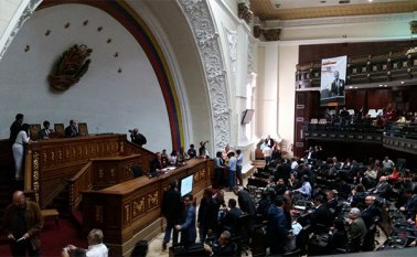El decretó recordó que "todos los órganos del poder público se encuentran subordinados a la Asamblea Nacional Constituyente". Archivo