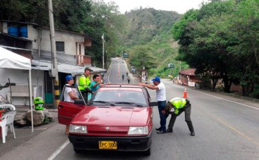 Más de 350 uniformados se desplegaron para cubrir los diferentes ejes viales, especialmente hacia Ocaña y Pamplona. Policía Nacional