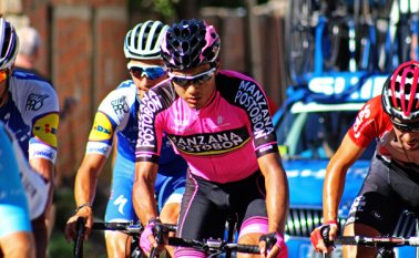 El británico Christopher Froome (Sky Team) sigue de líder en la clasificación general, con el colombiano Esteban Chaves (Orica-Scott) en el sexto lugar a 11 segundos. Colprensa