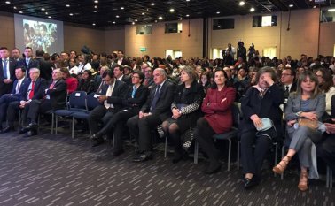 Durante el homenaje rendido al exministro del Interior, Juan Fernando Cristo, por su labor en favor de la paz, se hicieron presentes varios ministros, exministros, el expresidente César Gaviria, así como los precandidatos presidenciales Humberto de la Calle, Claudia López y Clara López. Cortesía