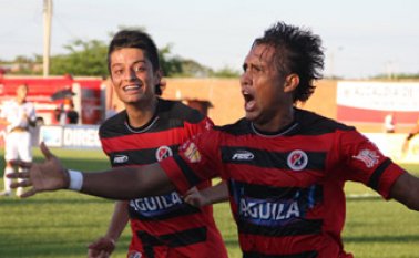 La Dimayor le entregó el martes el Botín de Oro del Postobón II al delantero del Cúcuta Deportivo, Henry Javier ‘El Diablo’ Hernández Álvarez. La opinión