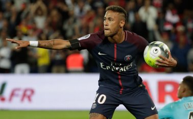 El reclamo del nuevo jugador del PSG se anunció horas después de que el Barça anunció una demanda laboral contra él. AFP