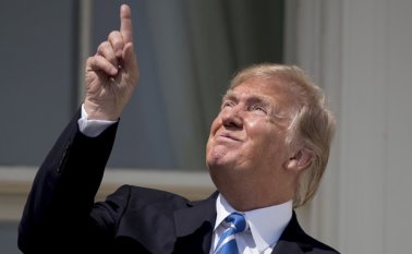 "Algunos dicen que fui demasiado fuerte. No es lo suficientemente fuerte", dijo Donald Trump sobre sus declaraciones a Norecorea. AP