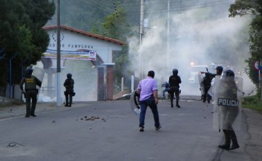 Con las modificaciones planteadas se busca que los explosivos o papas bombas no sean utilizadas al interior de la Universidad. Archivo La Opinión
