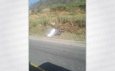 El motorizado y el conductor de la camioneta transitaban por el mismo carril. Cortesía