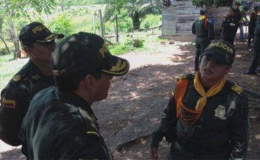 En sus recorridos por la zona la patrullera rinde informes de las novedades que encuentre a su paso. Cortesía